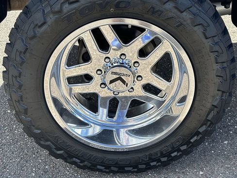 Used 2024 Chevrolet Silverado 2500 High Country w/ Technology Package AWD/4WD image 25
