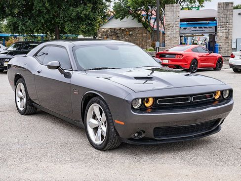 Used 2016 Dodge Challenger R/T Plus RWD image 3