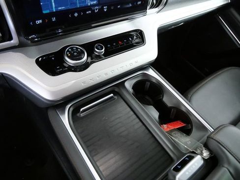 Certified 2025 Ford Expedition Active image 20