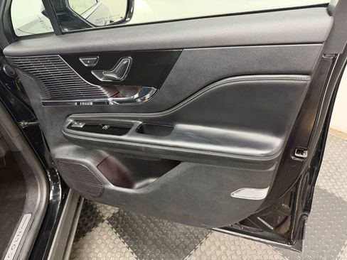 Used 2022 Lincoln Corsair AWD w/ Premium Package image 40