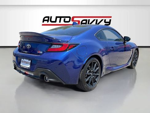 Used 2024 Toyota GR86 Premium RWD image 7