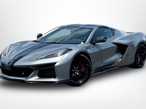 Used 2023 Chevrolet Corvette Z06 RWD image 3