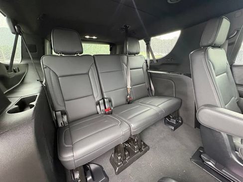 Used 2025 GMC Yukon XL Denali AWD/4WD image 31