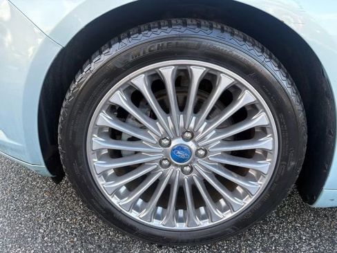 Used 2013 Ford Fusion Titanium w/ Titanium Driver Assist Pkg image 9