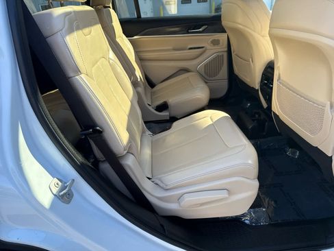 Used 2022 Jeep Grand Cherokee L Limited image 14