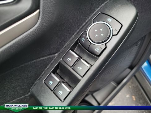 Used 2022 Ford Escape SE w/ SE Sport Appearance Package image 30