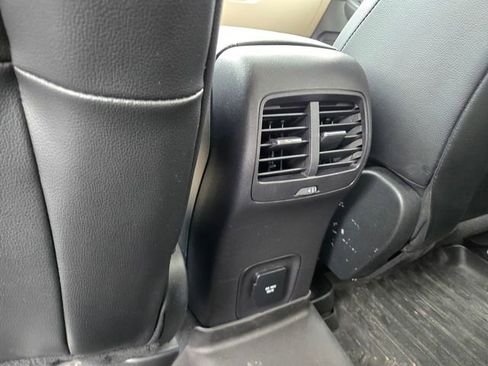 Used 2020 Ford Escape Titanium AWD/4WD image 29