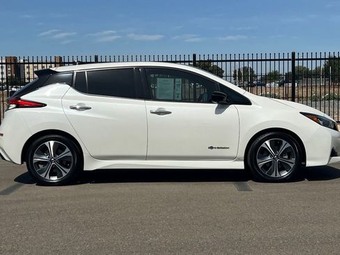 Used 2019 Nissan Leaf SL w/ SL Technology Package FWD image 3