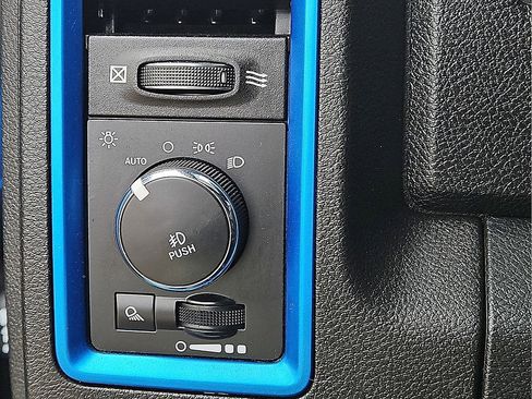 Used 2018 RAM 1500 Sport w/ Hydro Blue Sport Package AWD/4WD image 22