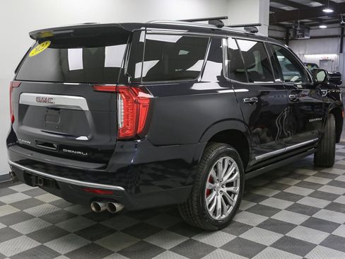 Used 2022 GMC Yukon Denali w/ Denali Premium Package AWD/4WD image 9