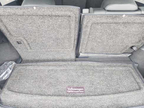 Used 2019 Volkswagen Tiguan S FWD image 32