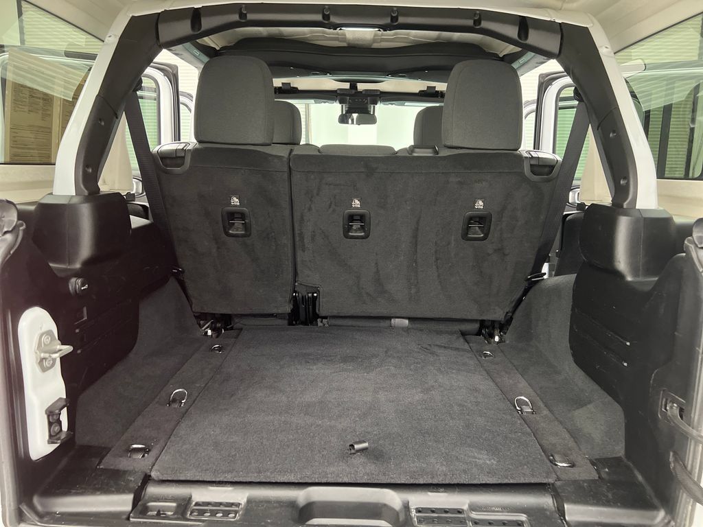 Used 2024 Jeep Wrangler Unlimited Rubicon AWD/4WD image 35