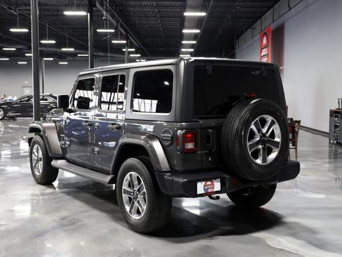 Used 2019 Jeep Wrangler Unlimited Sahara AWD/4WD image 5