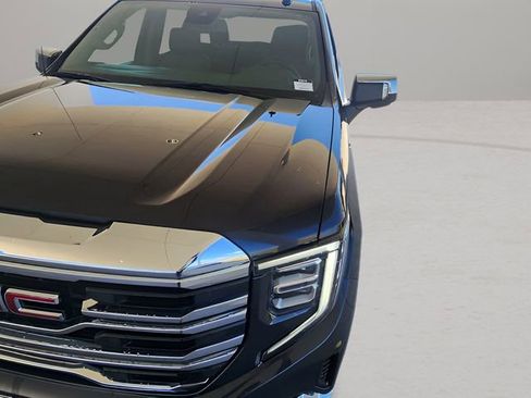 Used 2025 GMC Sierra 1500 SLT image 17
