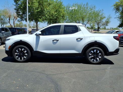 Certified 2025 Hyundai Santa Cruz SE FWD image 2