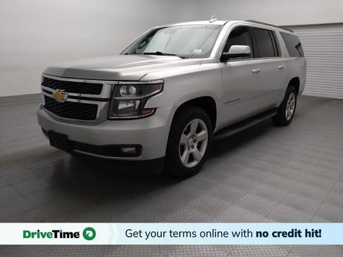 Used 2016 Chevrolet Suburban LT image 1