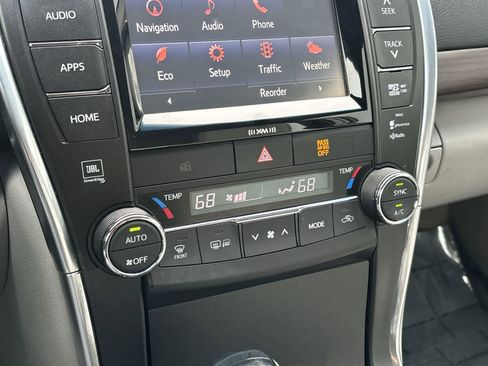 Used 2016 Toyota Camry XLE image 26