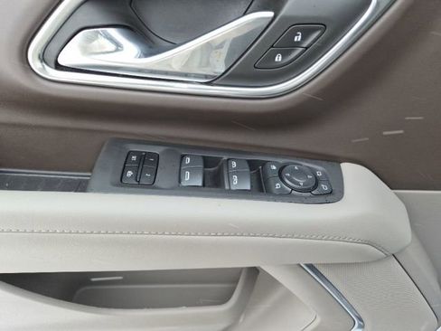 Certified 2024 Chevrolet Suburban Z71 w/ Luxury Package image 15