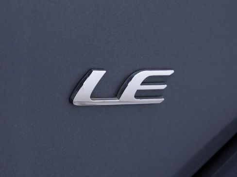 Used 2019 Toyota Corolla LE image 60