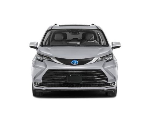 Certified 2023 Toyota Sienna XLE FWD image 4