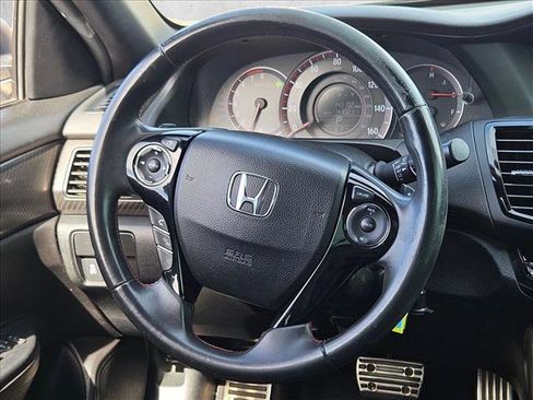 Used 2017 Honda Accord Sport Special Edition image 10