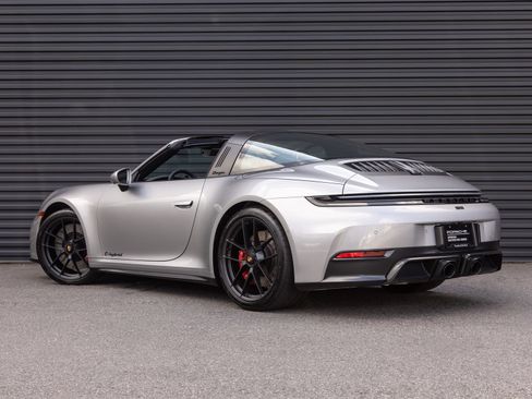 Certified 2025 Porsche 911 Targa 4 GTS AWD/4WD image 3