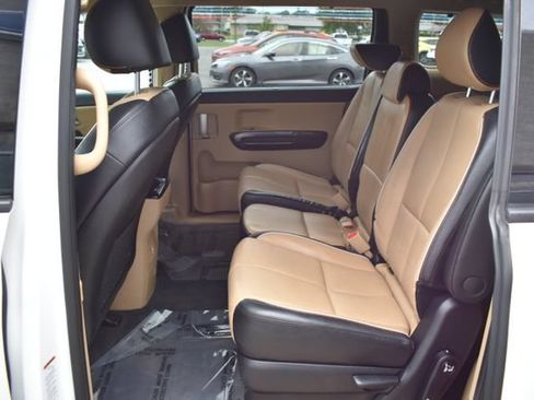 Used 2017 Kia Sedona EX FWD image 35