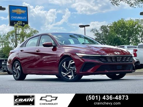 Used 2025 Hyundai Elantra SEL FWD image 1