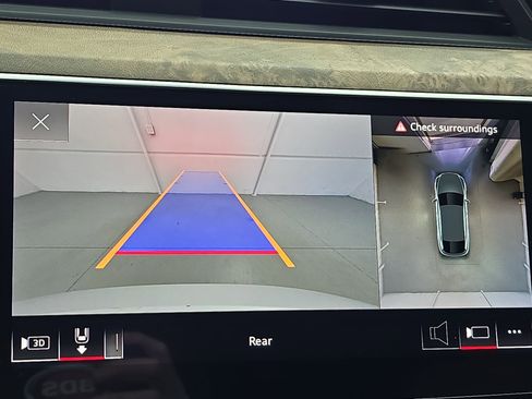 Used 2022 Audi e-tron Premium Plus w/ Premium Plus Package image 23