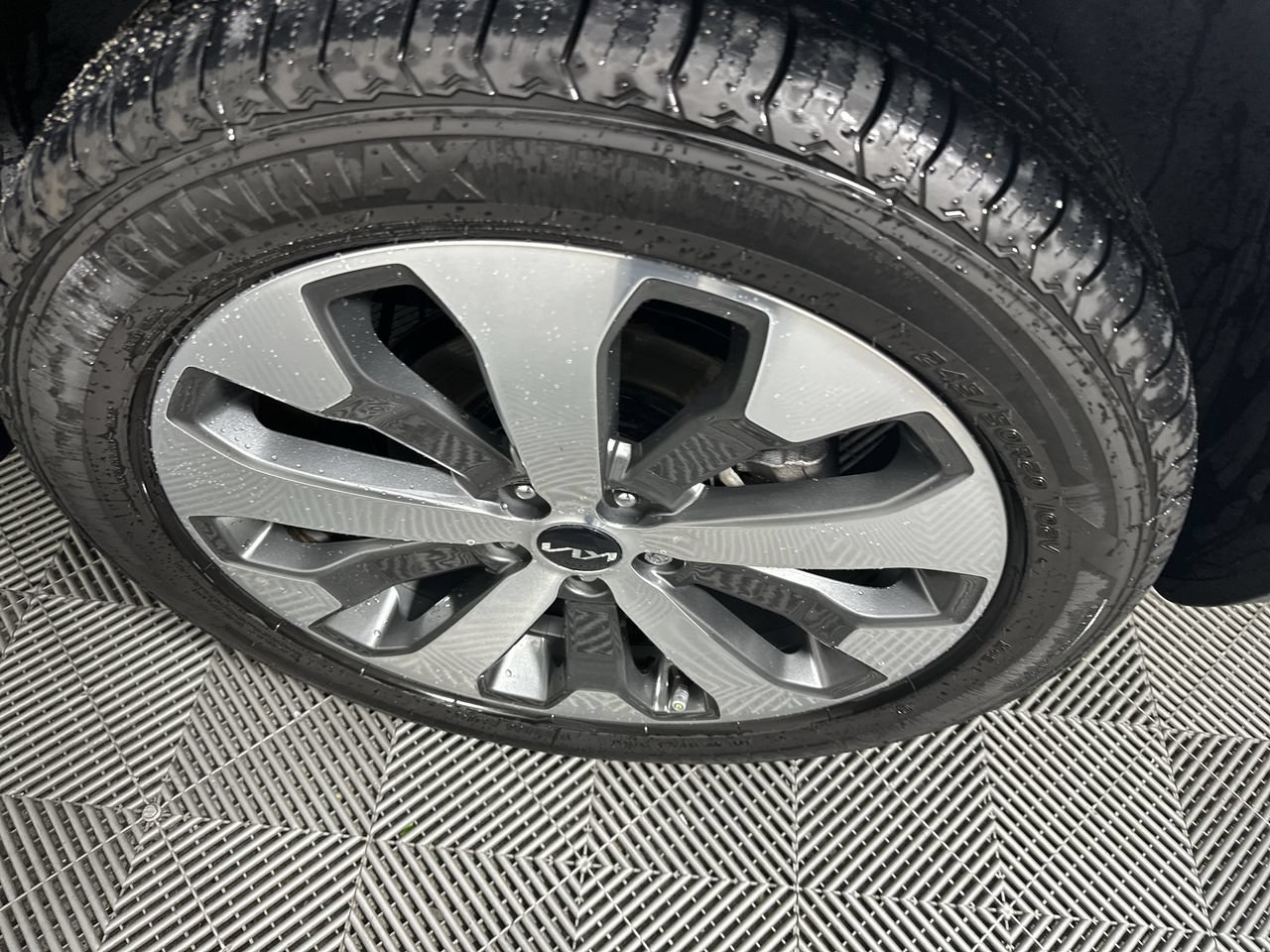 Used 2022 Kia Telluride EX w/ EX Premium Package FWD image 21