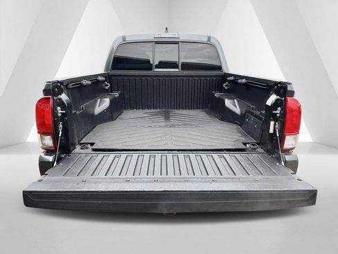 Used 2020 Toyota Tacoma SR image 32