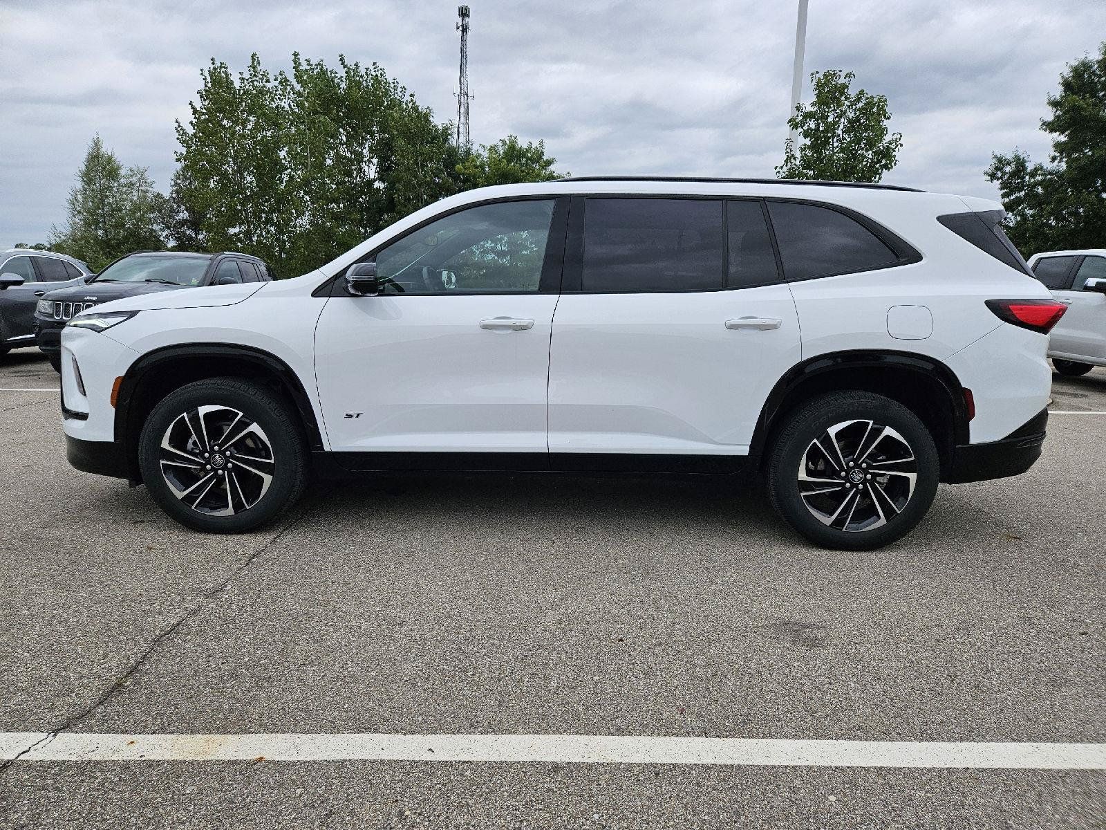 Used 2026 Buick Enclave Sport Touring AWD/4WD image 4