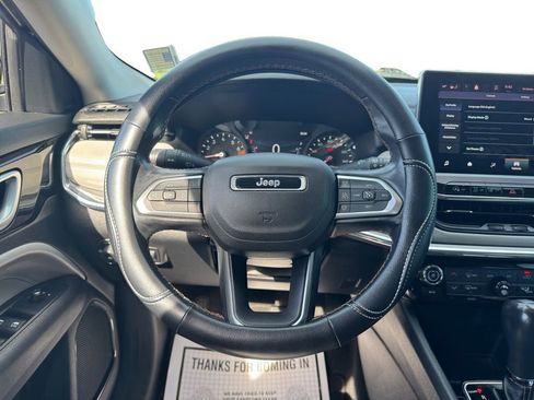 Used 2022 Jeep Compass Limited image 14