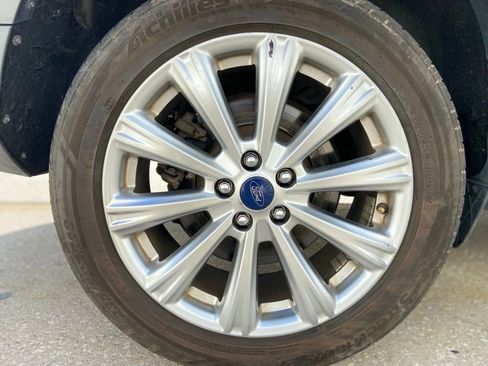 Used 2017 Ford Escape Titanium FWD image 11