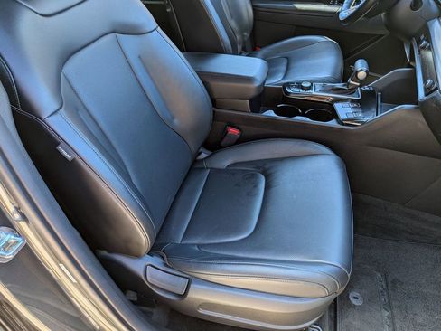 Used 2024 Kia Sportage EX image 25