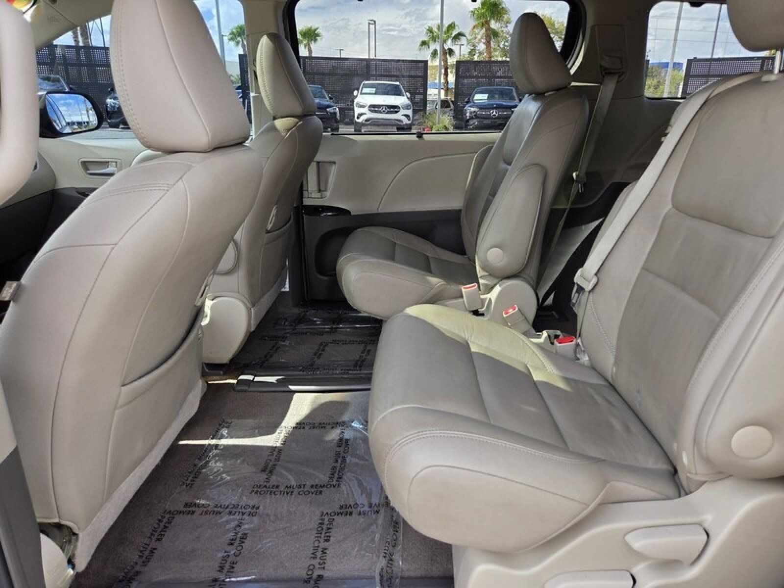 Used 2017 Toyota Sienna XLE Premium FWD image 14