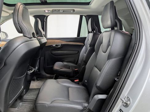 Used 2022 Volvo XC90 T6 Momentum w/ Advanced Package image 18