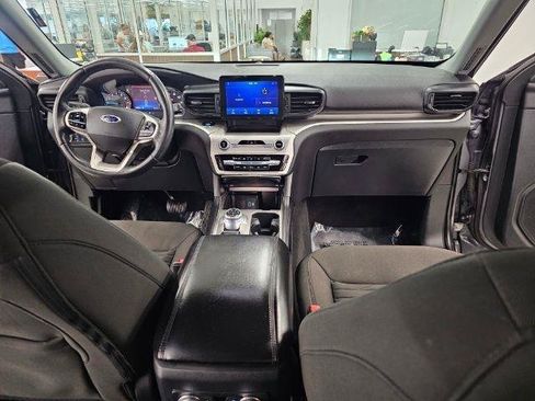 Used 2021 Ford Explorer XLT AWD/4WD image 10