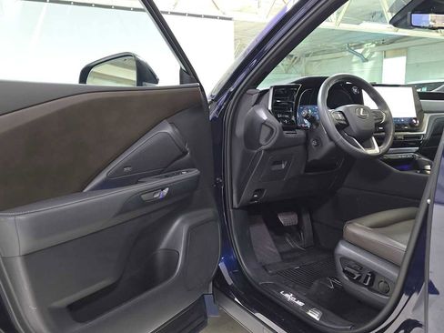 Used 2025 Lexus TX 350 Luxury image 21