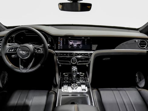 Used 2024 Bentley Flying Spur V8 image 10
