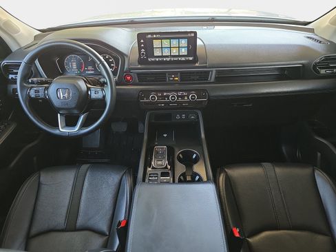 Certified 2025 Honda Pilot EX-L image 9