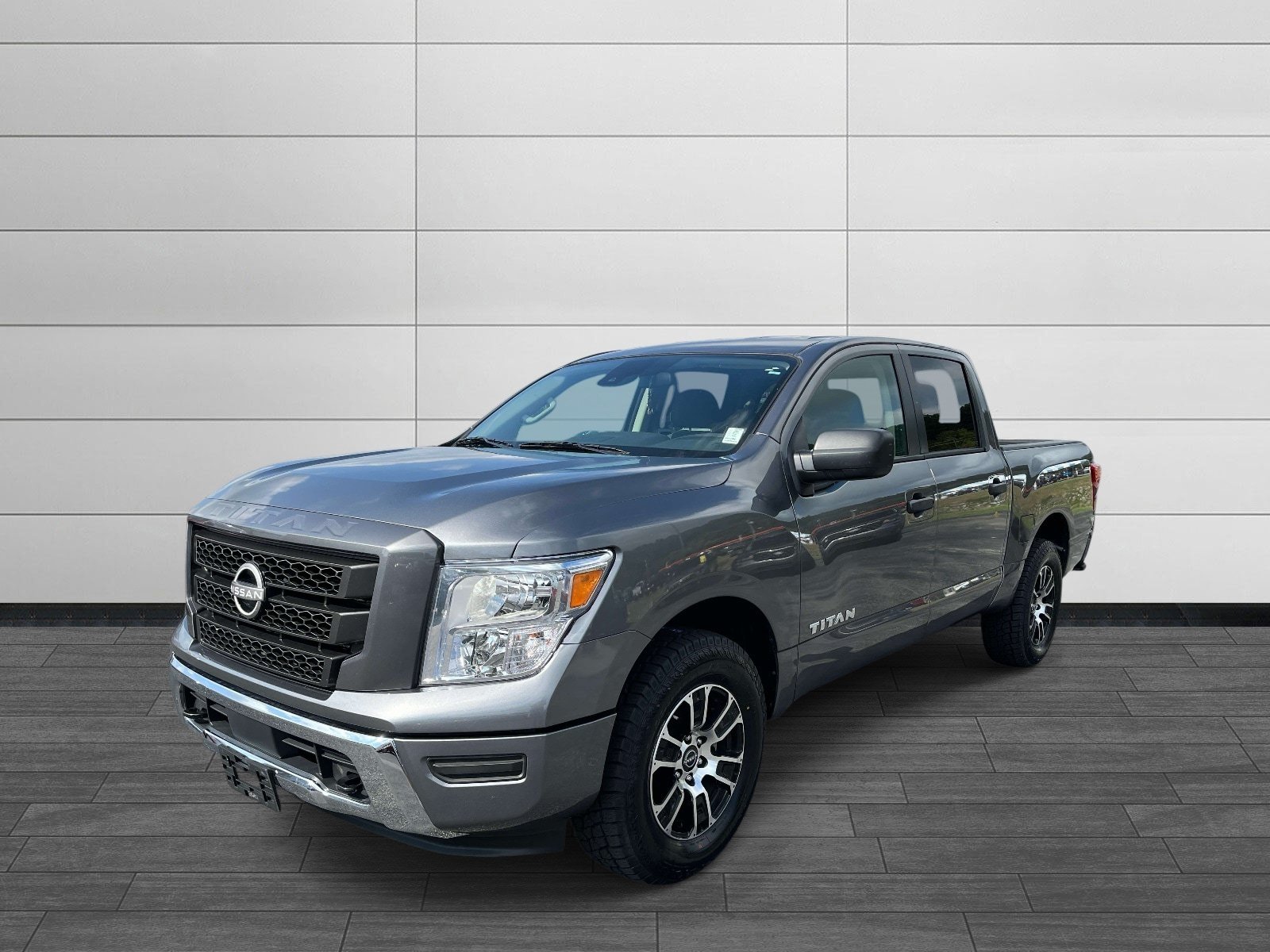 Used 2024 Nissan Titan SV w/ Accessory Utility Package AWD/4WD image 7