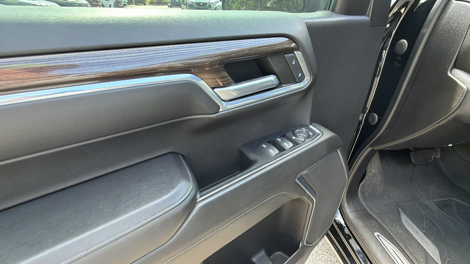 Used 2022 Chevrolet Silverado 1500 RST w/ Protection Package AWD/4WD image 15