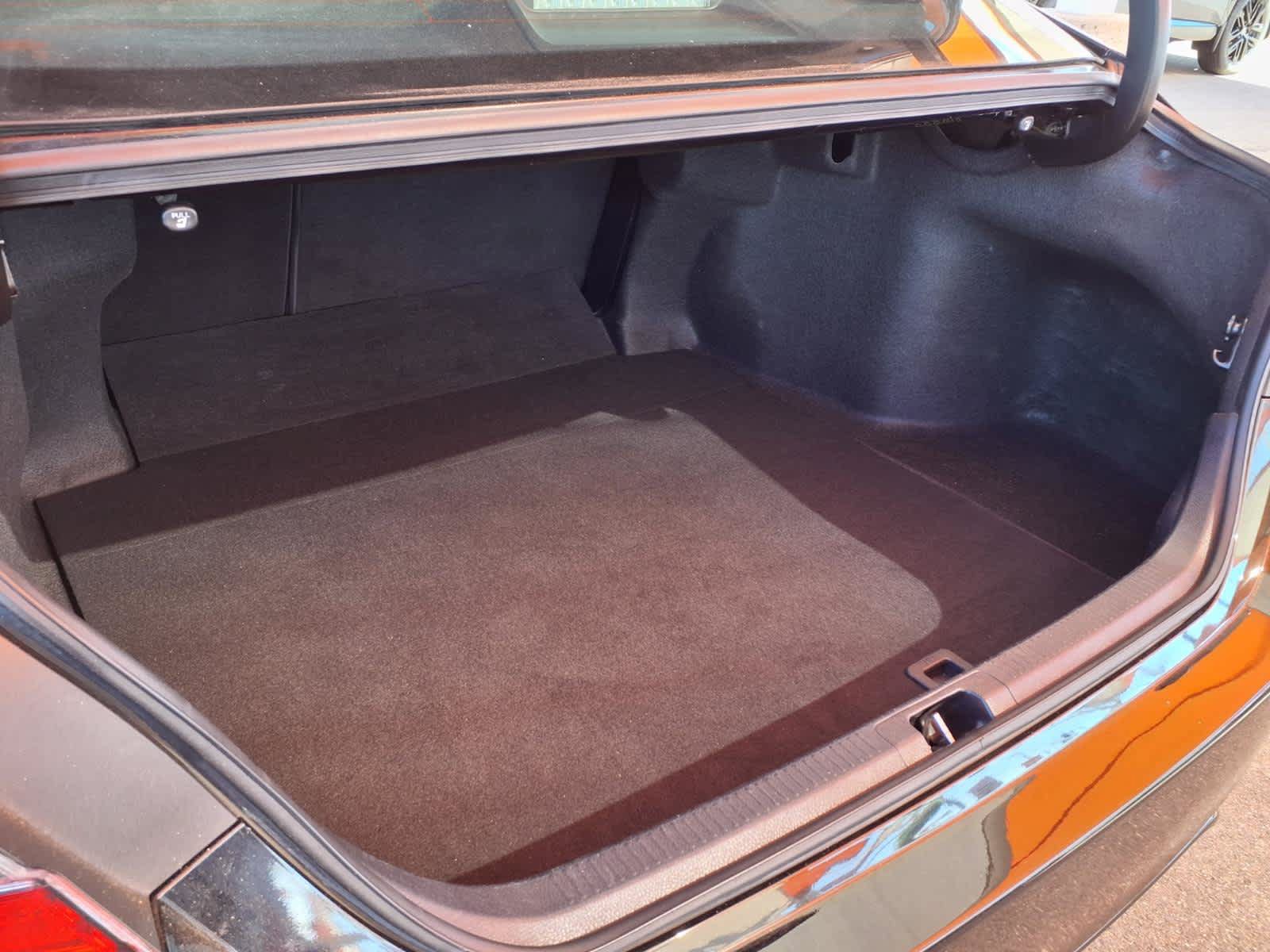 Used 2022 Toyota Camry SE w/ Carpet Mat Package (TMS) FWD image 9