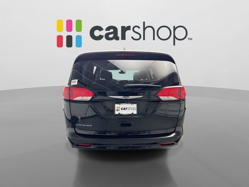 Used 2023 Chrysler Voyager LX FWD image 4
