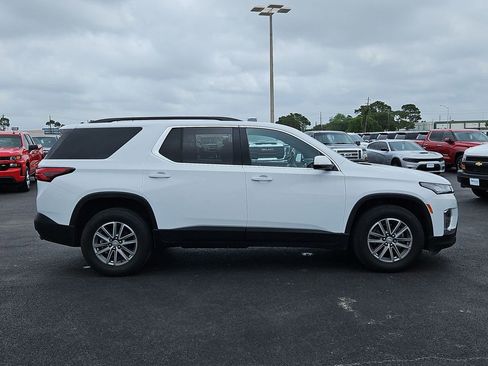 Used 2023 Chevrolet Traverse LT FWD image 18