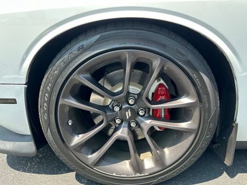 Used 2020 Dodge Challenger R/T Scat Pack RWD image 5