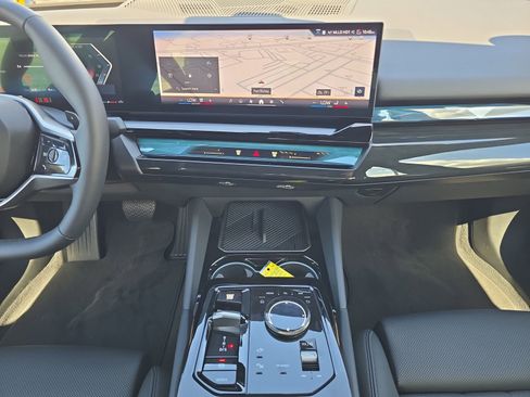 Used 2025 BMW 540i xDrive image 11