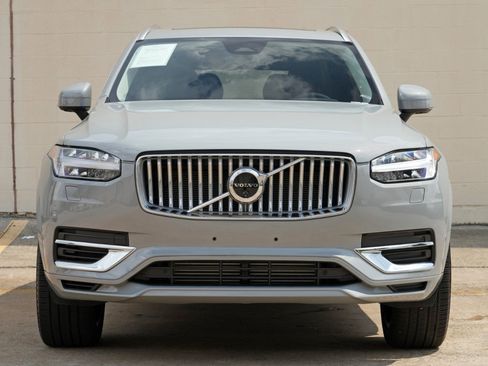 Used 2025 Volvo XC90 T8 Plus w/ Protection Package Premier AWD/4WD image 7