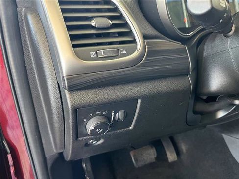 Used 2021 Jeep Grand Cherokee Laredo image 18